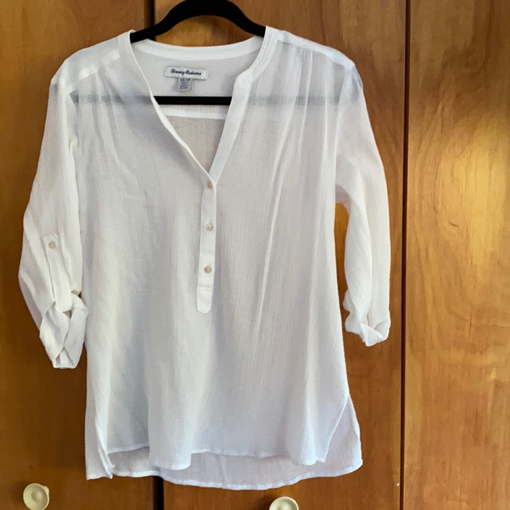 Women’s white top